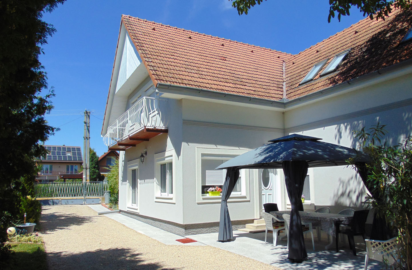 Vera HAUS - Kert